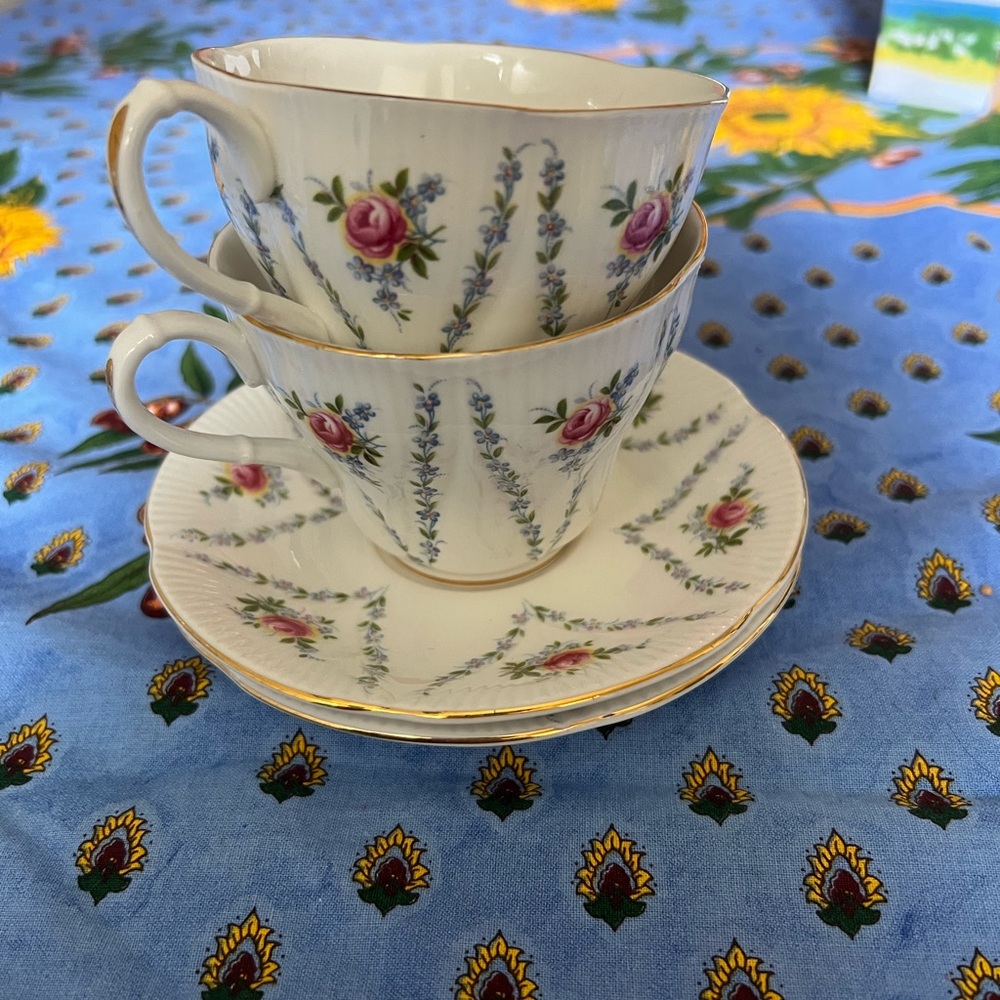 Royal Albert 'Minuet' Cup & Saucer Pink Roses Forget Me Not Teacup, set of 2